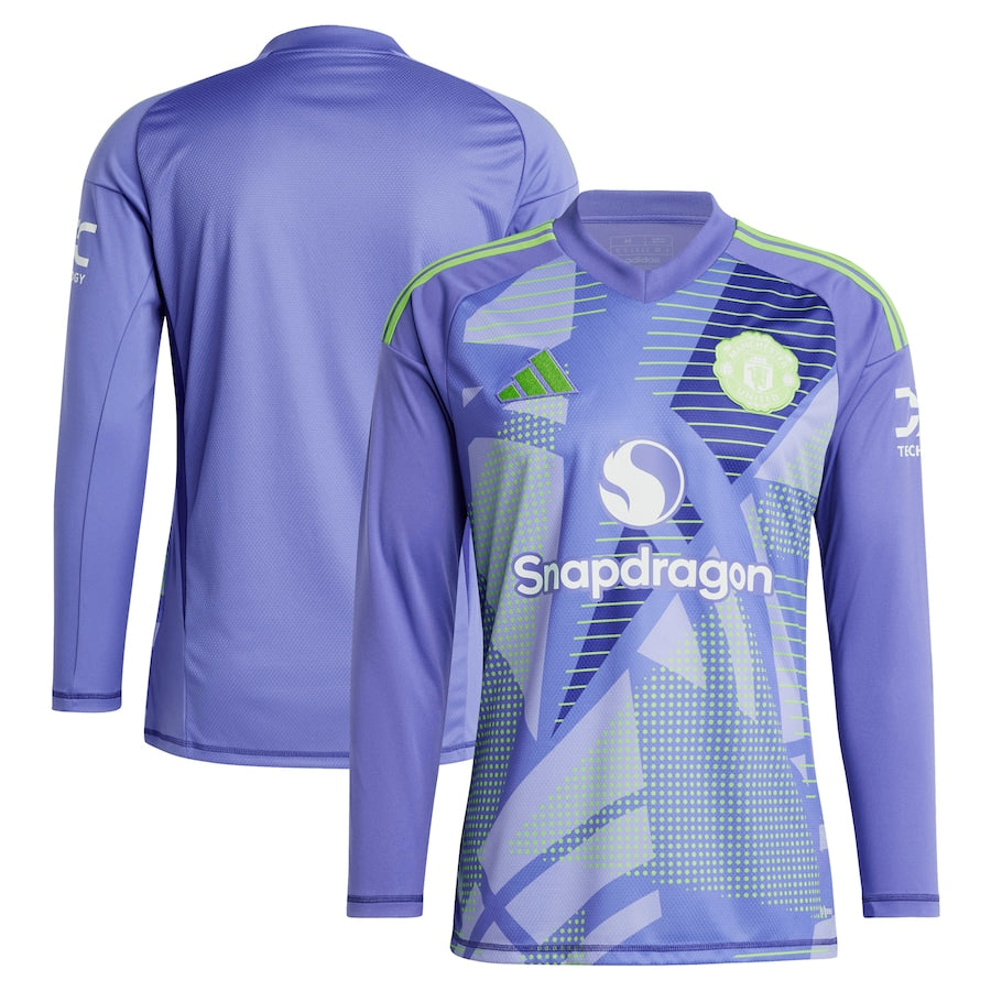 Manchester united home goalkeeper kit online