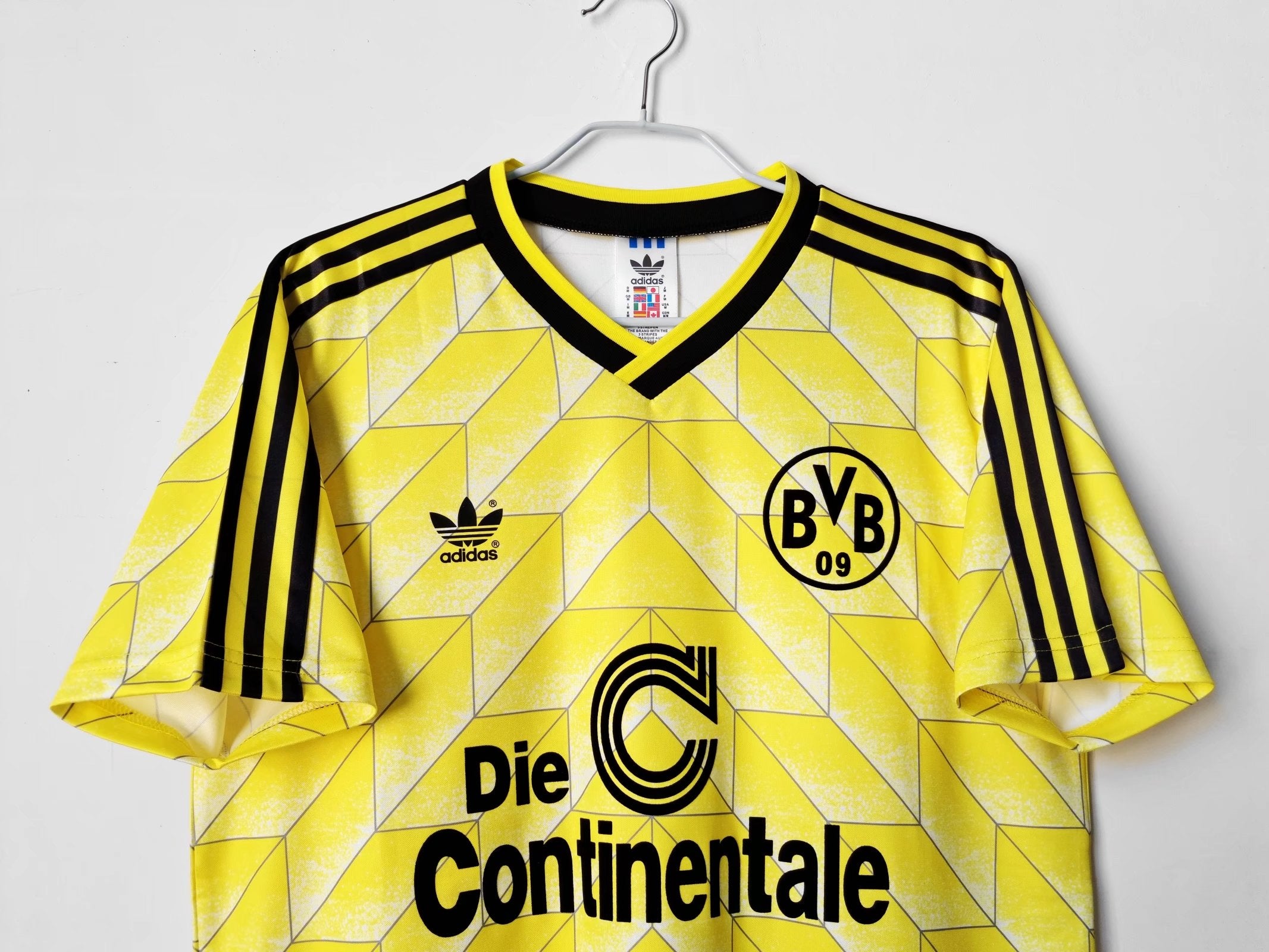 Borussia Dortmund 88 Home Jersey deals size M